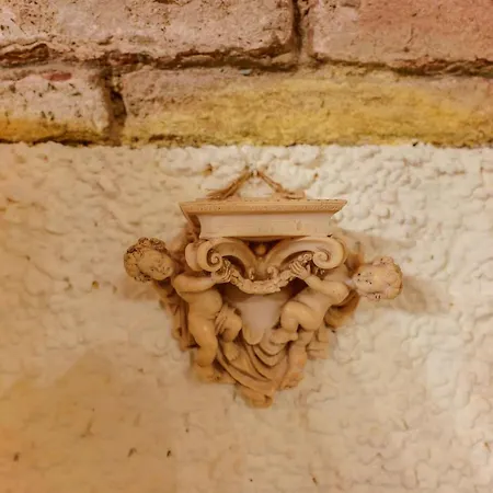 Gallery By Lesdomus Болонья