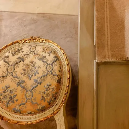 Gallery By Lesdomus Болонья