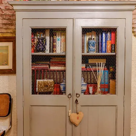 Гостевой дом Gallery By Lesdomus Болонья