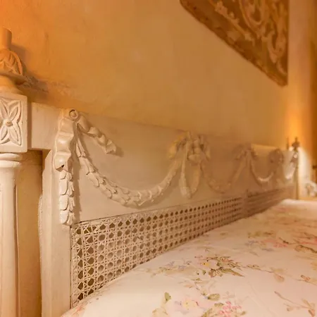 Гостевой дом Gallery By Lesdomus